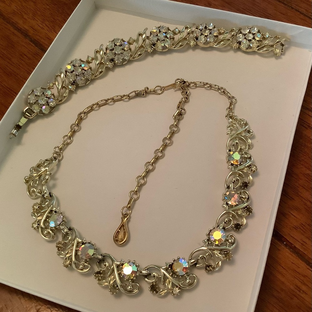 CORO Vintage Set Necklace Bracelet Leaf Rhinestone Goldplated - Picture 2 of 8